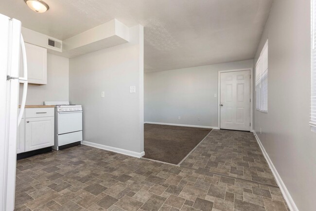 Building Photo - 1704 Valley Forge Way