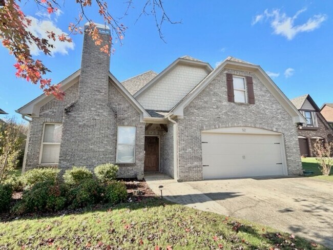 Building Photo - Beautiful 4 Bedroom 3 Bath Home in Lake Forest!