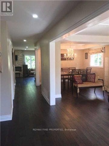 Building Photo - 2406 Yorktown Cir