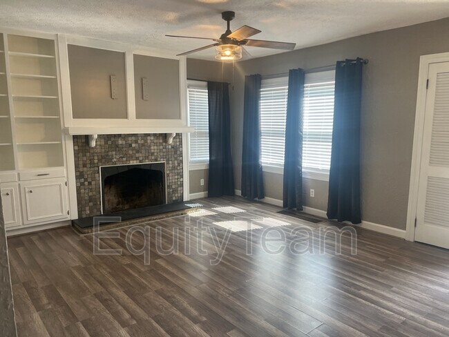 Building Photo - 1037 Croyden Dr