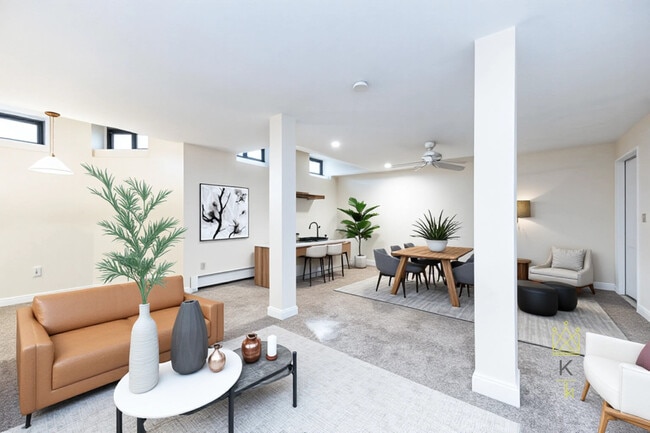 Building Photo - 1100 Beacon St