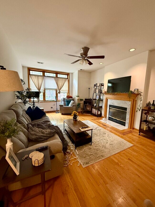 Foto del edificio - 4053 N Kenmore Ave