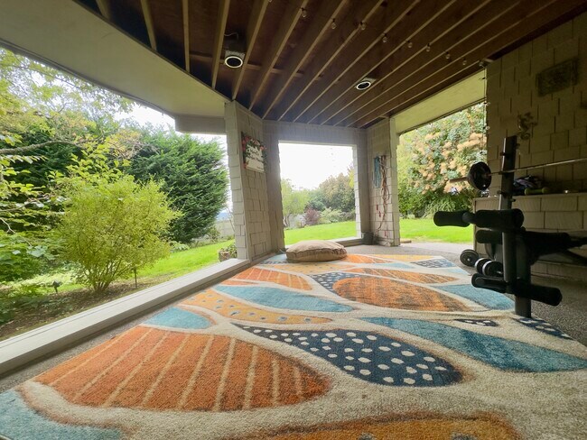 Foto del edificio - Apartment on first floor of our home