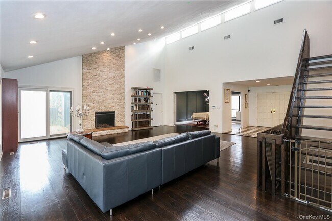 Foto del edificio - 35 Old Pond Rd