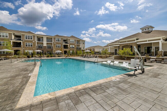 Apartamentos River Oaks Landing — foto de la comunidad - River Oaks Landing