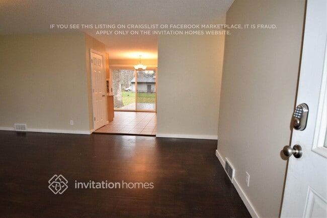 Building Photo - 6633 Idaho Ave N