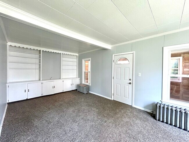 Sala de estar - 727 Emerald Ave NE