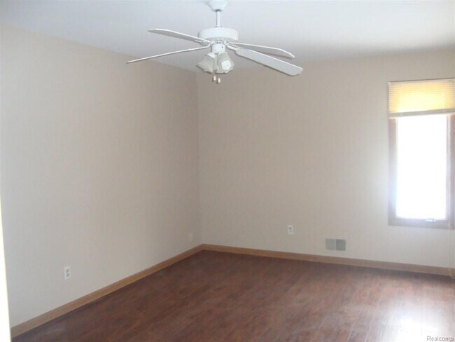 Building Photo - 3295 Rio Vista St