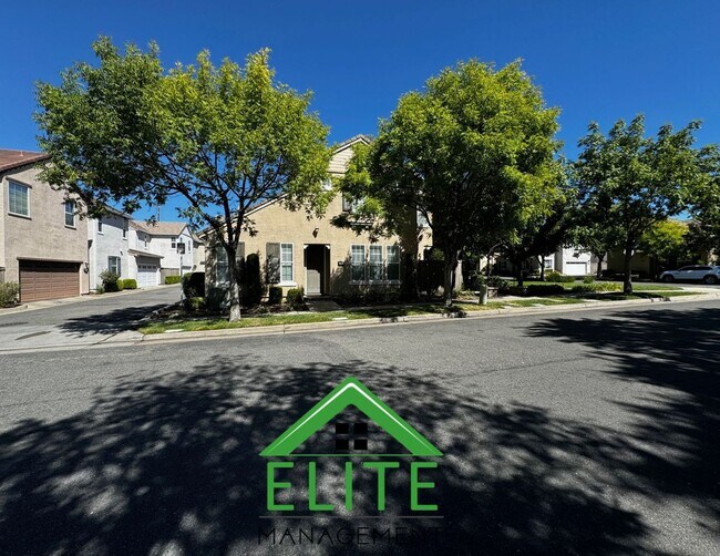 Foto del edificio - Gated community!! Move-in ready 3 bedroom ...