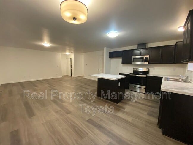 Building Photo - 6270 Fernridge Dr
