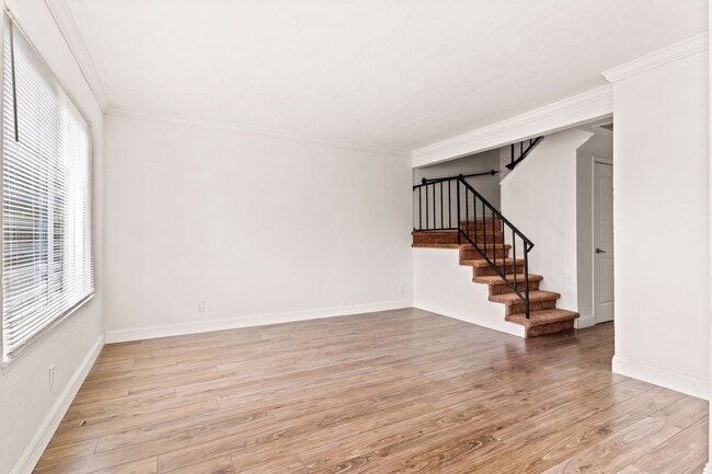 Building Photo - 4905 Bridgepointe Pl