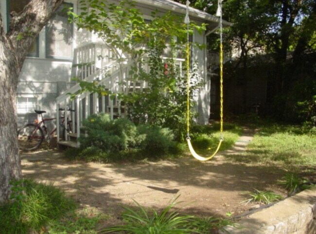 Foto del edificio - 1107 W 22nd St