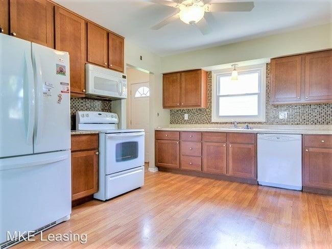 Building Photo - 3 br, 1 bath House - 5631 W Stack Dr