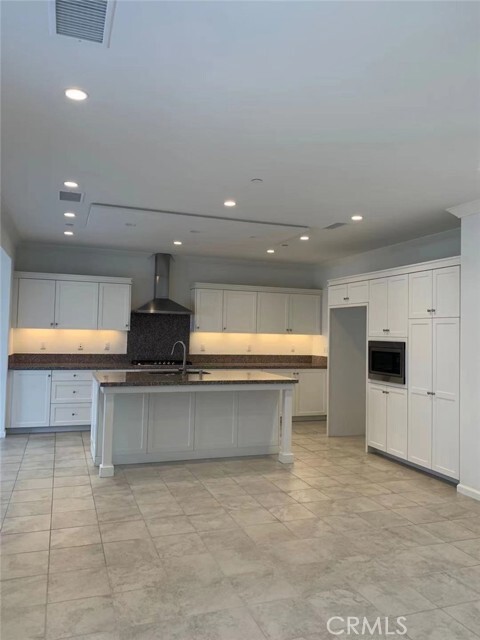 Building Photo - 159 Frontier