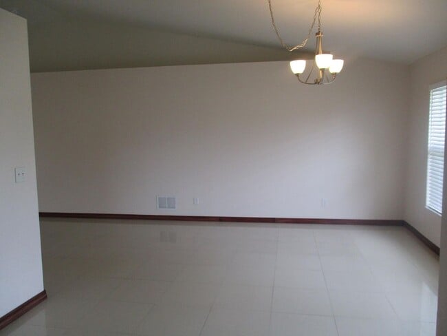 Building Photo - 3516 SW 15th Pl