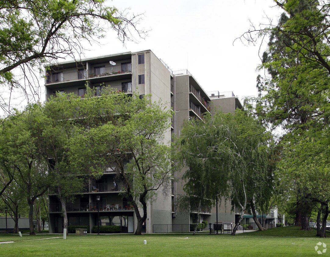 Foto del edificio - Greenfair Towers & Garden