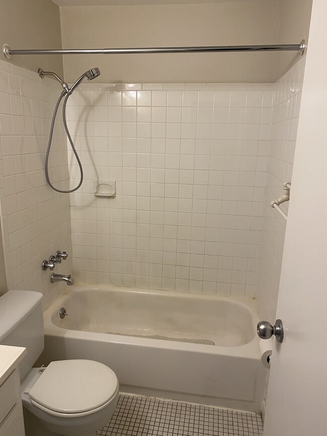Bathroom - 34 Navajo Ct