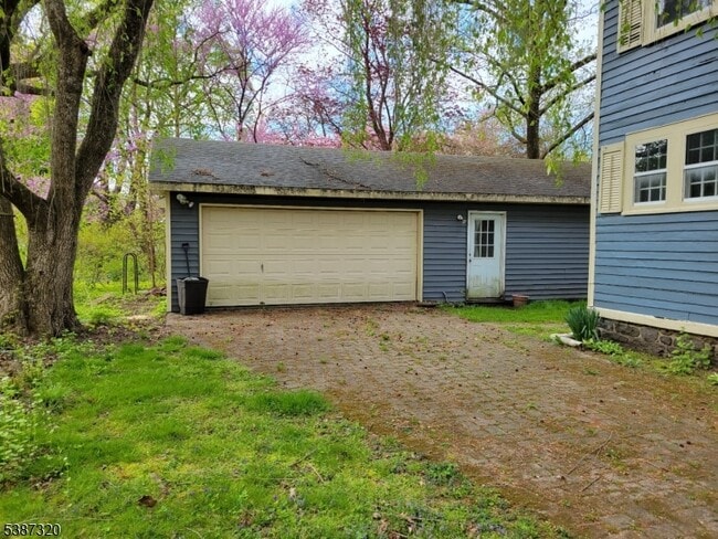 Building Photo - 504 3rd St
