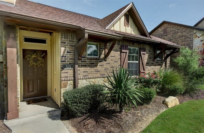 Foto del edificio - 409 Baby Bear Dr