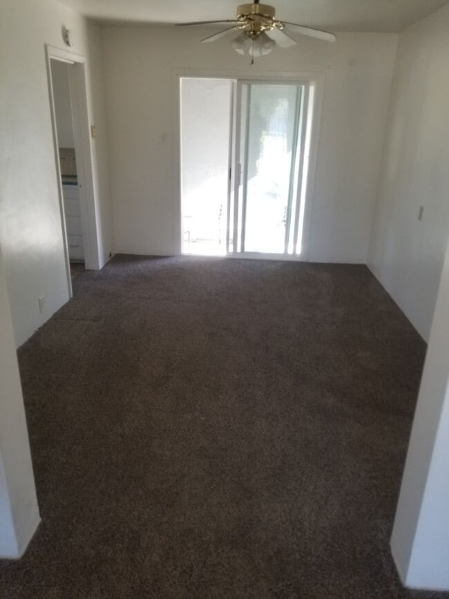 Foto del edificio - 2BD/1BA Bungalow in East Cypress, Santa Ma...