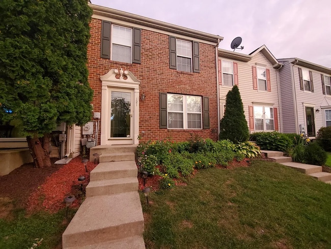 Building Photo - 121 Foxbay Ln