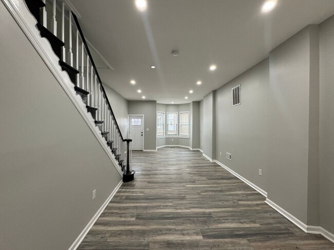 Building Photo - 6 Bedroom 2 Bathroom House In Lanning Square