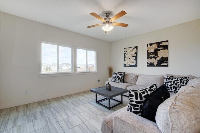 Building Photo - 413 White Steppe Way