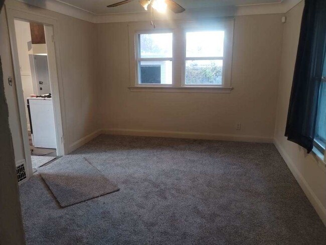 Foto del edificio - 1934 Brame Pl