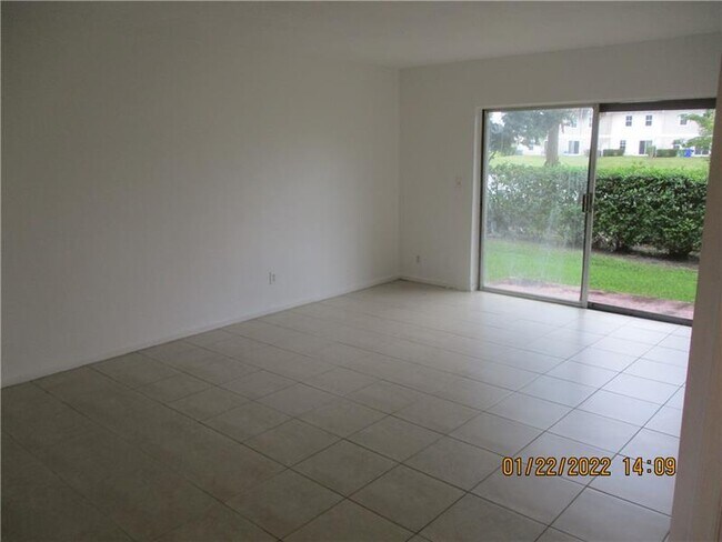 Foto del edificio - 9008 NW 38th Dr