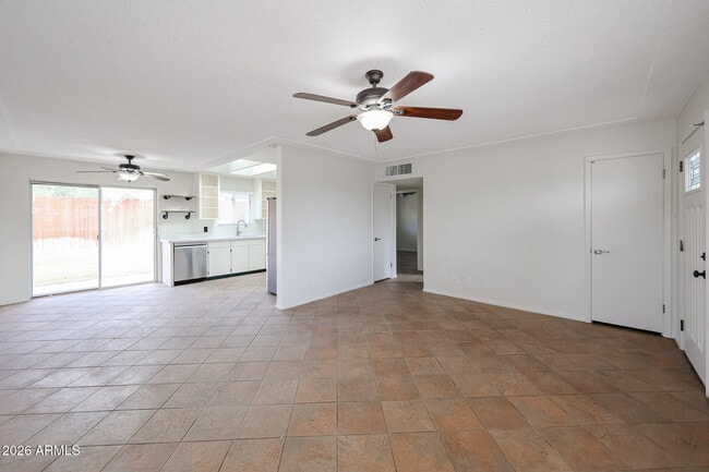 Building Photo - 9854 N 1st St