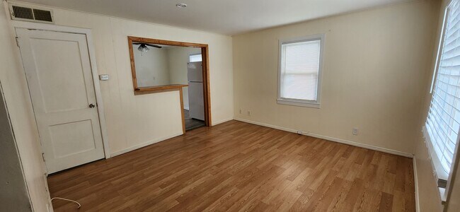 Building Photo - 582 Pearl Harbor St