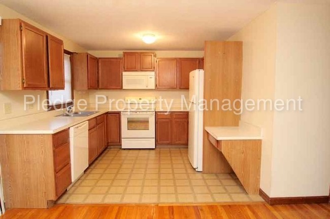 Building Photo - 60 Linwood Ave