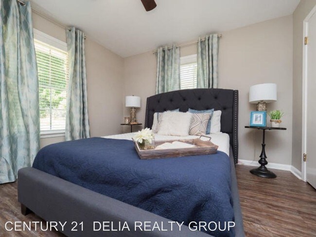 Building Photo - 3 br, 1.5 bath House - 111 Nelda St.