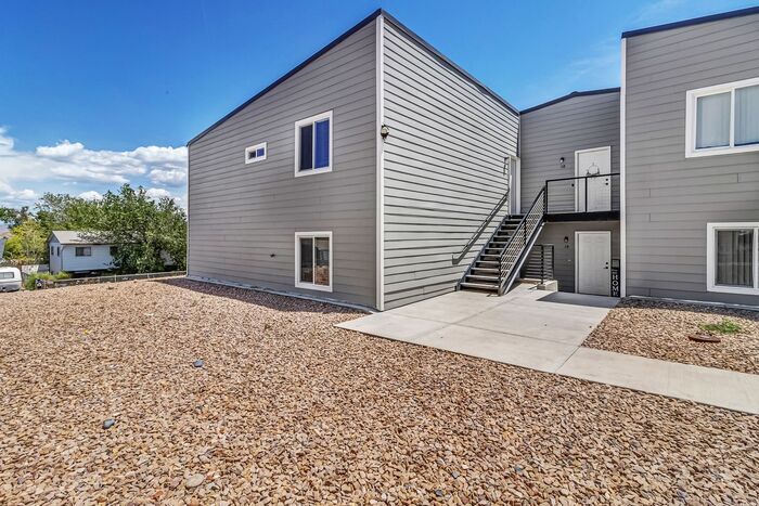 Foto principal - 2-Bedroom Retreat Near the City Edge