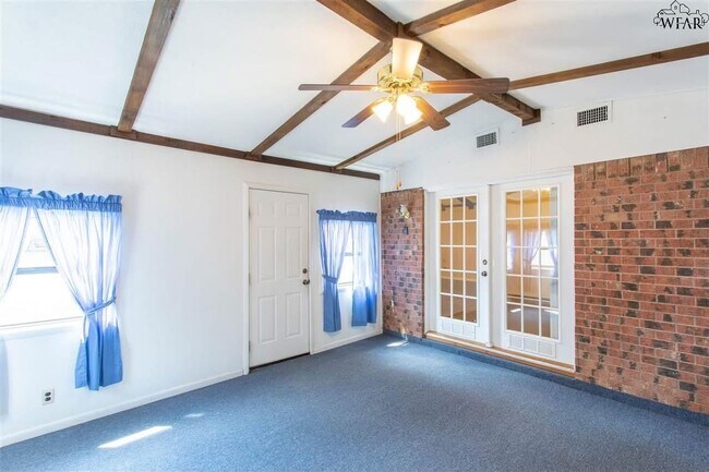 Building Photo - 8 Chanute Cir