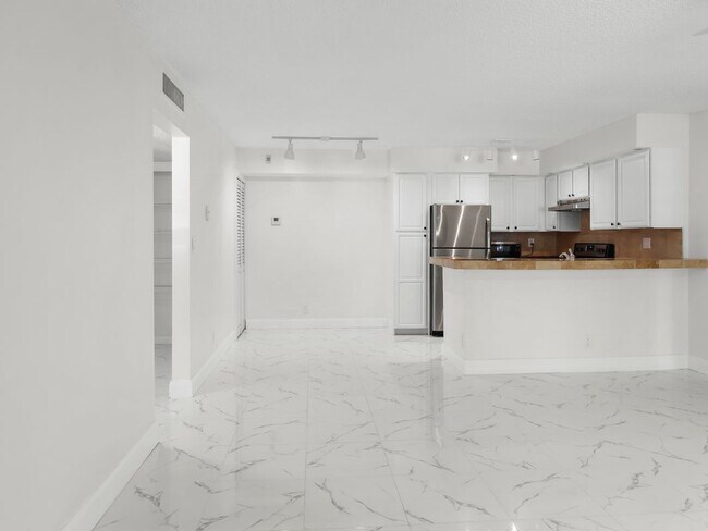 Foto del edificio - 941 Lyons Rd
