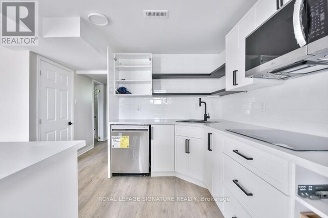 Building Photo - 43 Courtland St