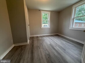 Building Photo - 124 Stanger Ave