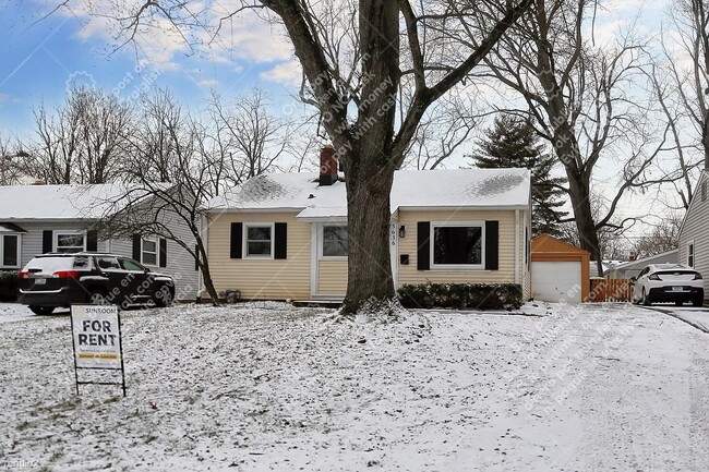 Foto del edificio - 3 br, 1 bath House - 5636 Crittenden Ave
