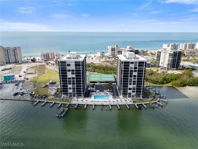 Foto del edificio - 26225 Hickory Blvd