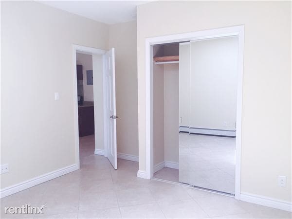 Building Photo - 2021 Steinway St