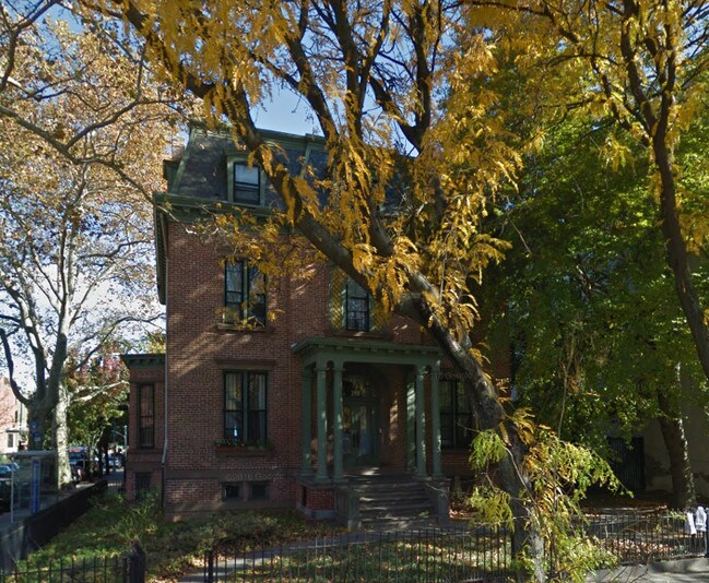 Foto del edificio - 395 Washington Ave