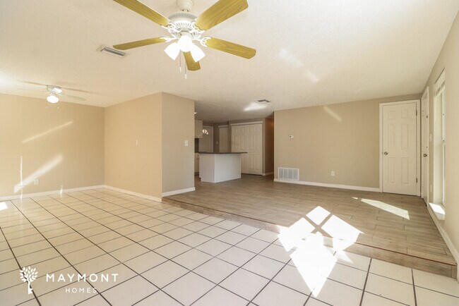 Foto del edificio - 1008 Grantwood Ave