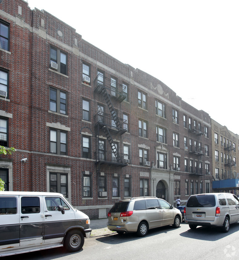 Primary Photo - Waldorf Court