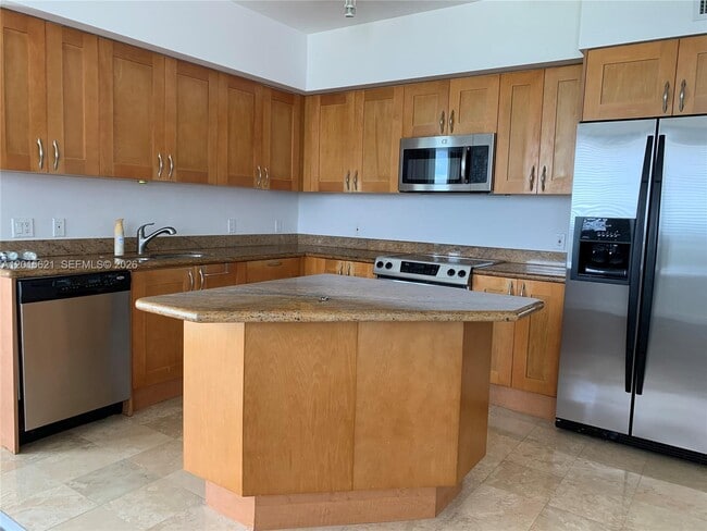Building Photo - 1745 E Hallandale Beach Blvd