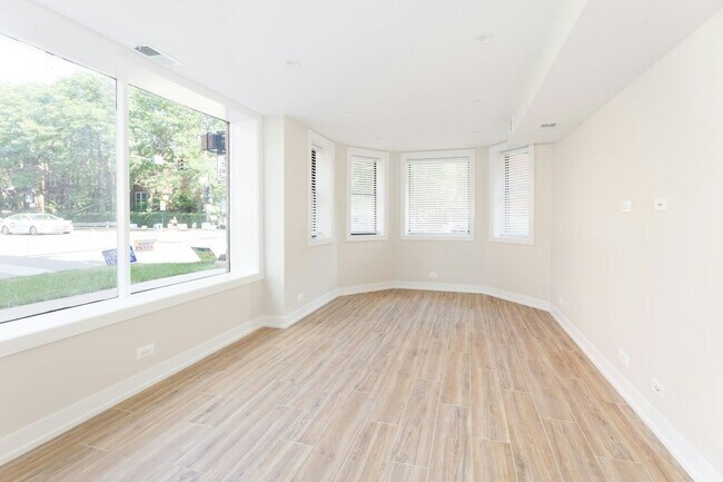 Foto del edificio - 5200 N Leavitt St