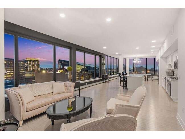 Foto del edificio - 740 Portland Ave