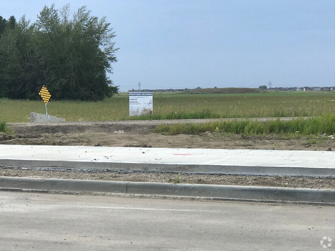 Heritage Flats Apartments 11805 30 Av SW Edmonton, AB