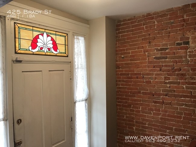 Foto del edificio - 425 Brady St