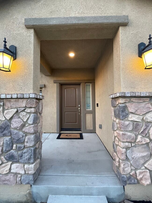 Building Photo - 16784 Olive Tree Ln